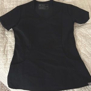 Black figs scrub top